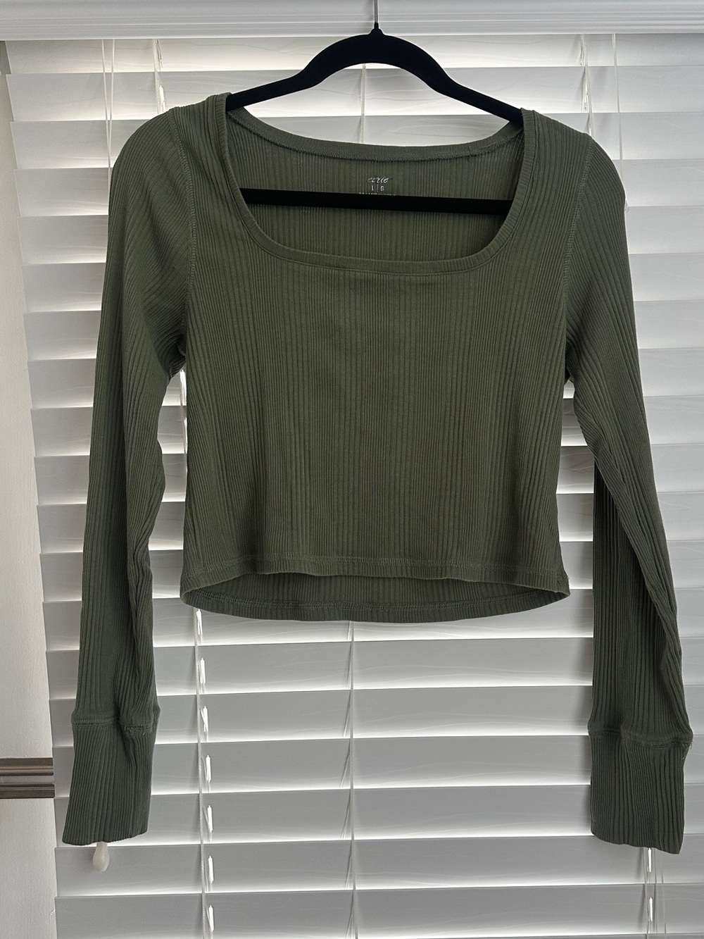 Aerie Ribbed Long Sleeve Cropped Top - Olive Green